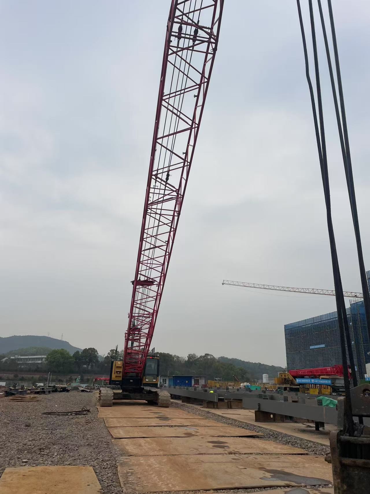 Extremely Efficient SCC600A-6 60 Ton Mobile Hydraulic Crawler Crane Heavy Lifting Equipment
