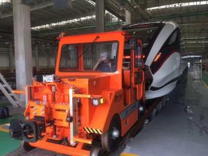 China Long Service Life Railway Road Tractors / Rail Car Movers 5000/2000mm 1500mm Vehicle Height factory
