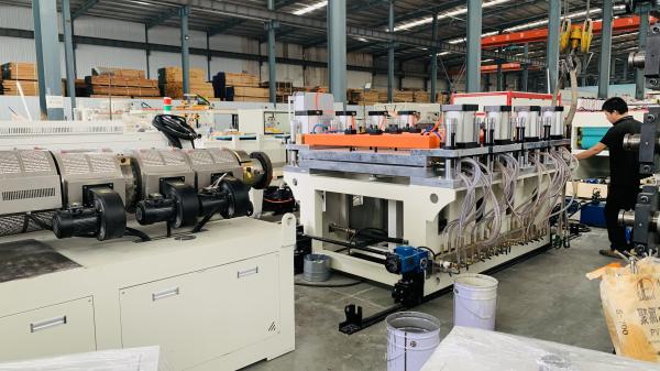 38CrMoAlA Screw Material PVC Foamed Advertising Board Machine For 1220mm Width