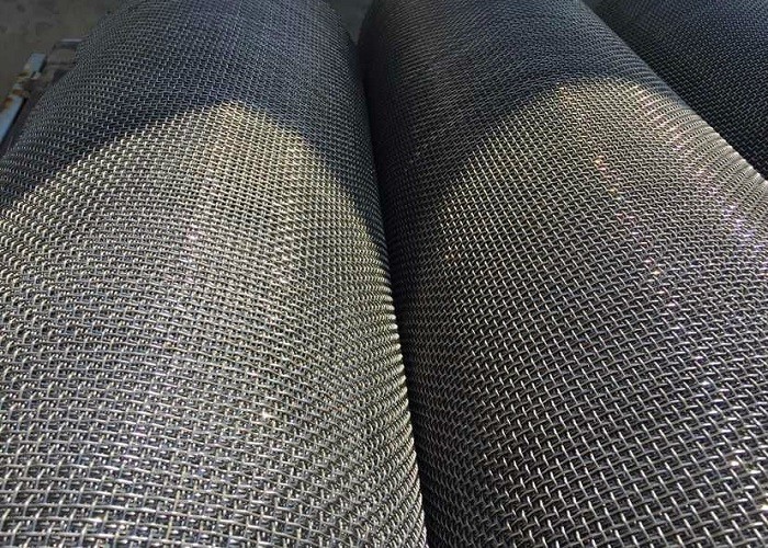 High Carbon Steel Woven Wire Screen With Width 0.2-2.5m Length 25m To 30.5m