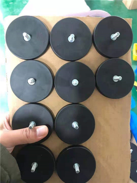 Car Assemblies with Screw Threaded Magnetic Material and LFYGY NdFeB Pot Magnet