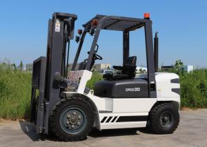 China 3 Ton Diesel Industrial Forklift Truck With Automatic Transmission And Advanced Hydraulic System factory