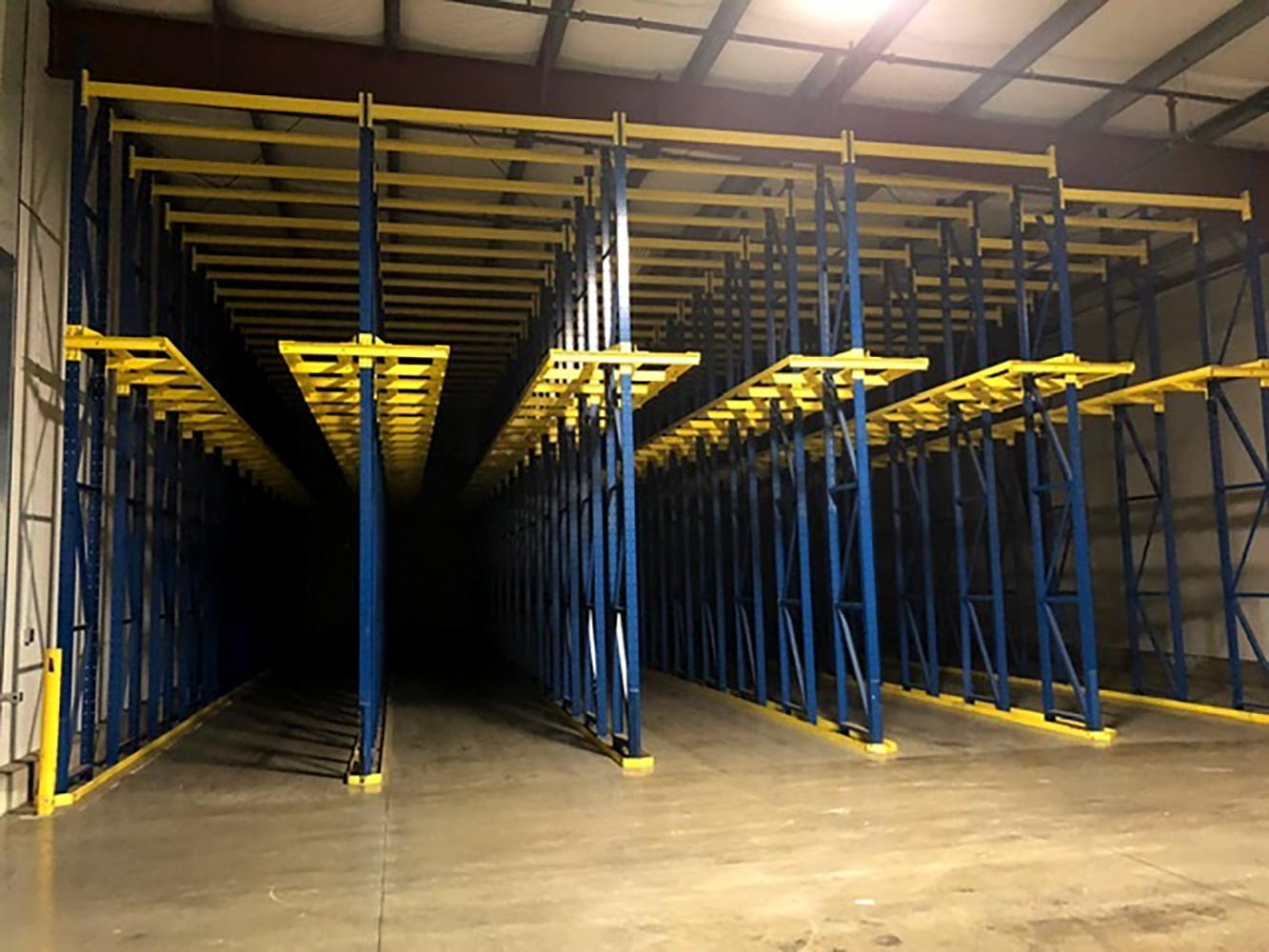 Heavy Duty Shelving Drive In Drive Through Racking System 1.5-2.5mm Depth