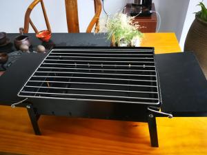 China Compact Indoor Tabletop Charcoal BBQ Grill For 1-5 People Applicable Number factory