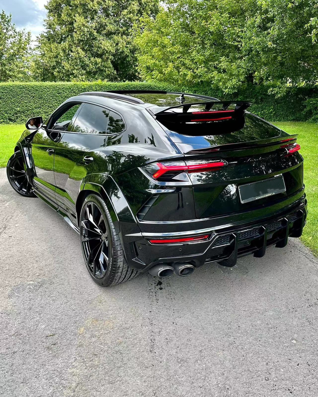 For Lamborghini URUS Carbon Fiber Spoiler URUS Upgrades the PD-style Carbon Fiber Spoiler Top Wing