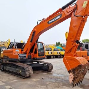 China Second Hand DOOSAN Hydraulic Digger DH225 Used Excavating Equipment factory
