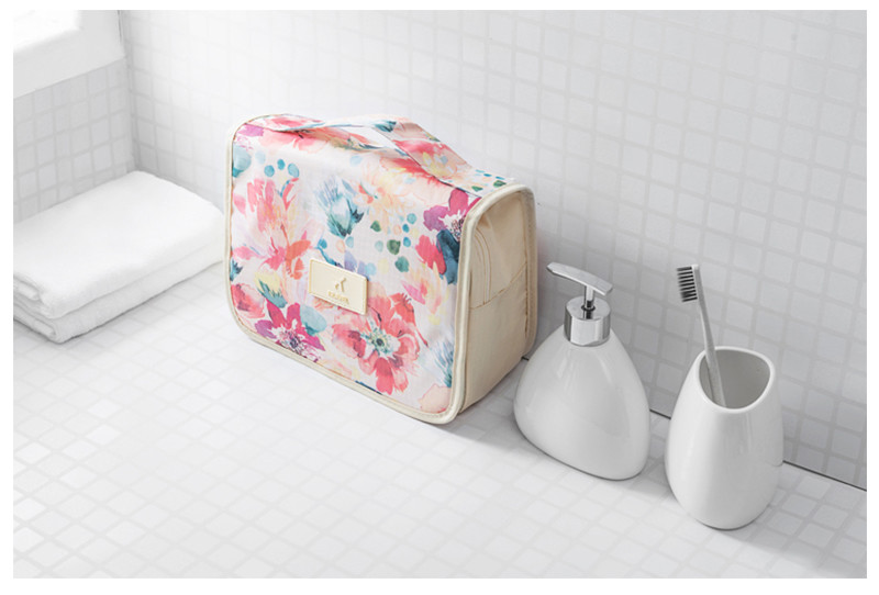Hot Sale Flower Printing Large Capacity Hanging Travel Toiletry Bag