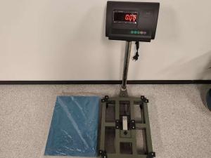 China 300 x400mm Electronic Bench Platform Scale Carbon Steel Overload Protection 100kg capacity factory