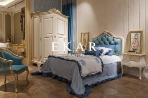 China 1.2m Wooden Classic Carving Blue Fabric Headboard Single Bed Design Catalogue factory