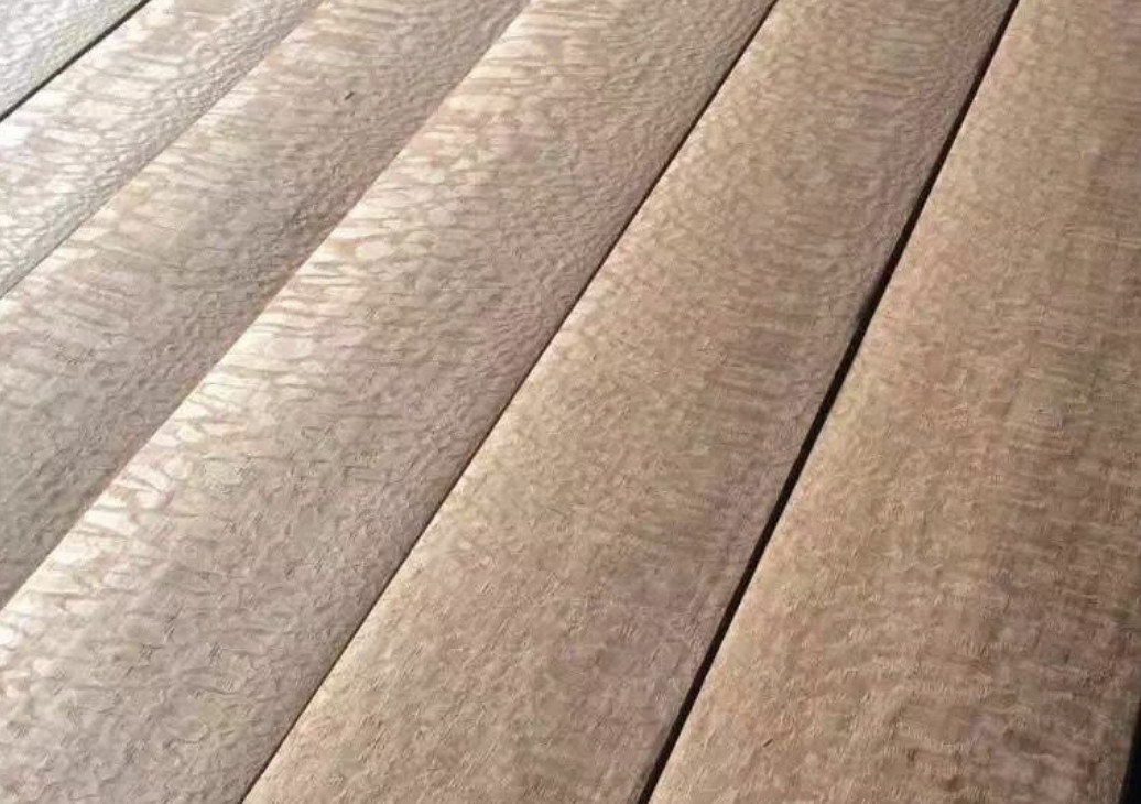 Dyed Wood Veneer Lacewood Veneer Thick 0.25-0.6mm For Furniture Design