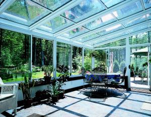 China Frameless Glass Roof Sunroom Thickness With Customized Glass Ceiling Easy Installation factory