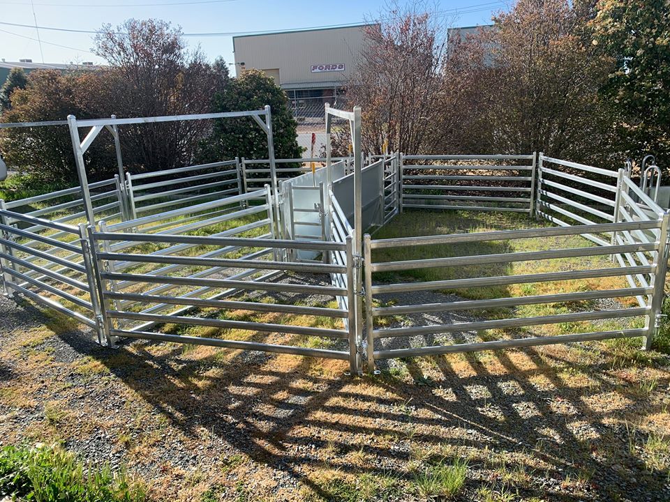 1.8m Hot Dip Galvanized Livestock Corral Panels For Cattle Fence