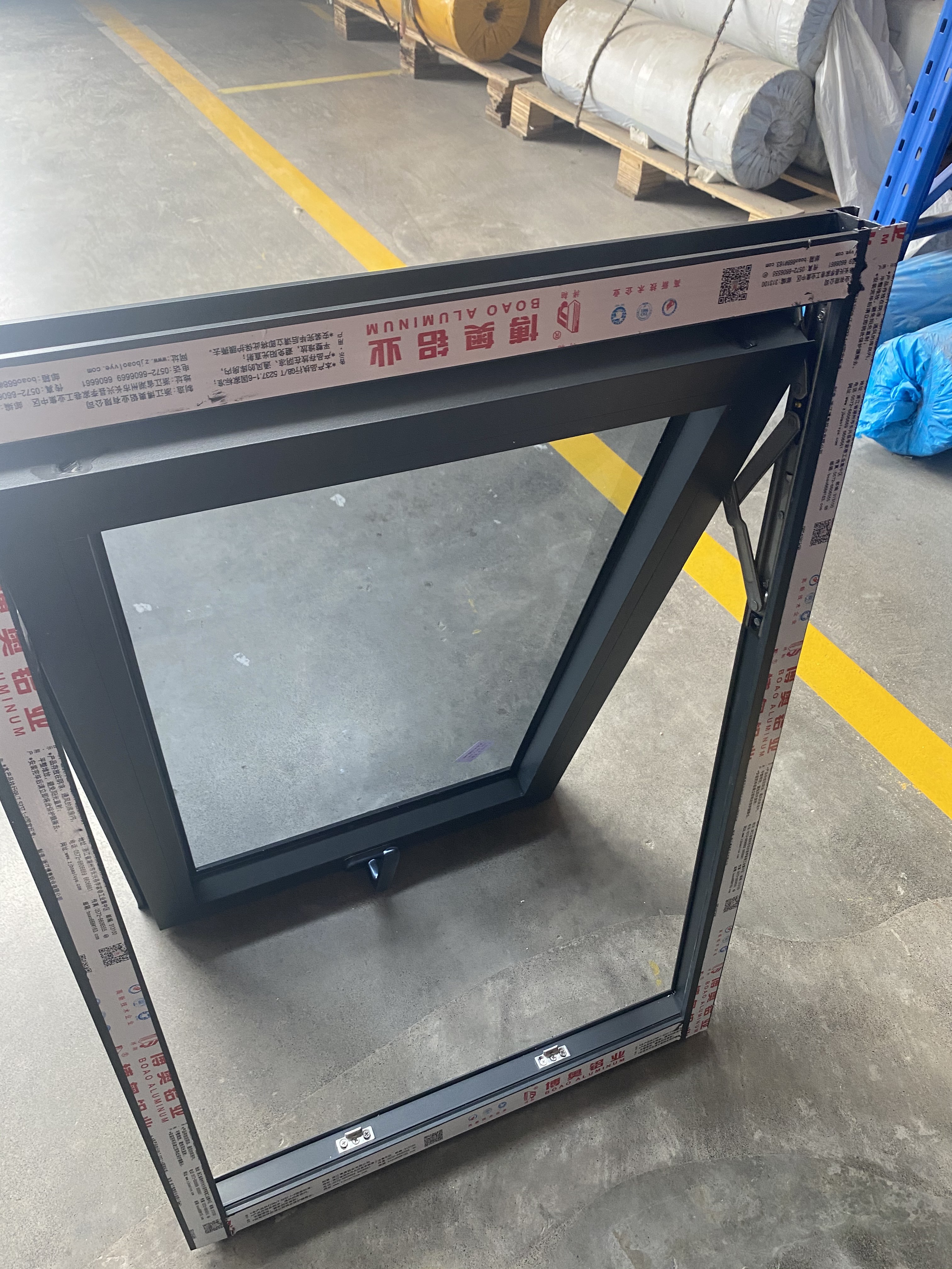 Customized Vinyl Aluminum Awning Window Outward Triple Glazing