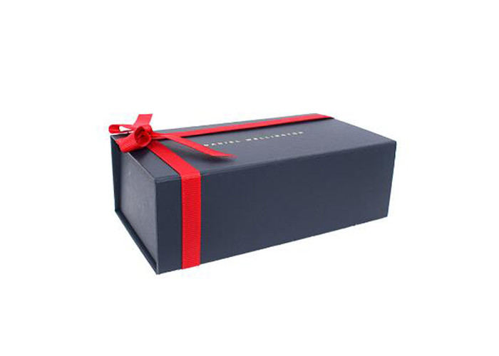 OEM / ODM Foldable Paper Box , Magnetic Closure Gift Box For Cosmetic