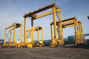 China Rubber Tire Double Girder Container Gantry Crane With Telescopic Spreader factory