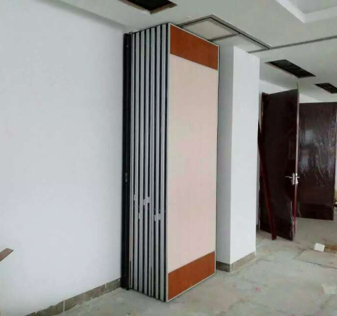 Operable Folding Partition Walls / Soundproof Modern Wood Room Dividers