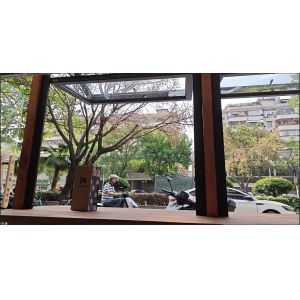 Light Art Studio Folding Window Replicating Classical Atelier Natural Lighting