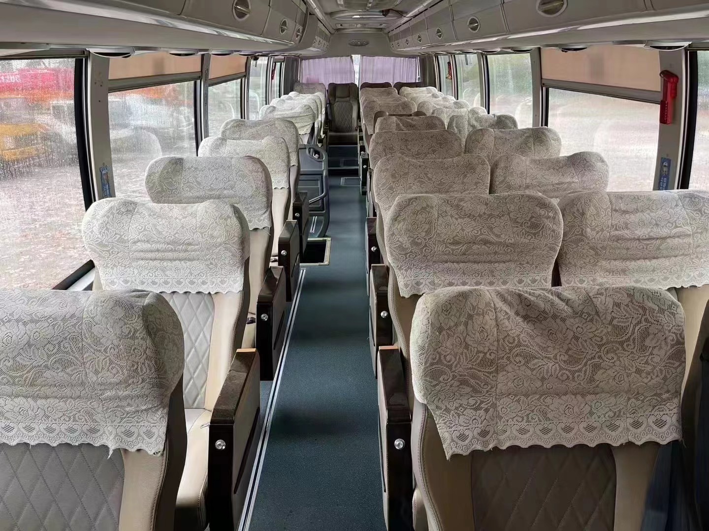 Bus 38 with Manual Transmission Out-of-Print and Overall Dimensions 12000*2500*2730mm