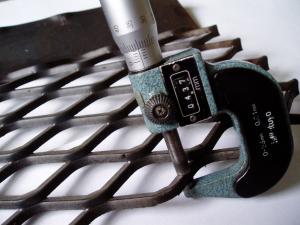 China 2-8mm Expanded Galvanized Steel Mesh For Walkway slip resistance factory