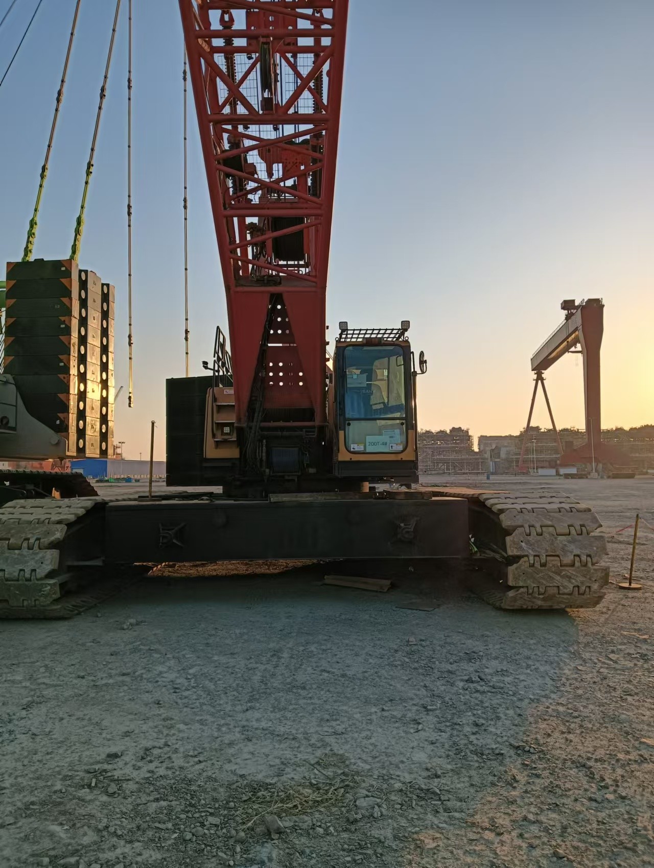Second Hand 200 Ton Crawler Crane With Low Energy Requirements