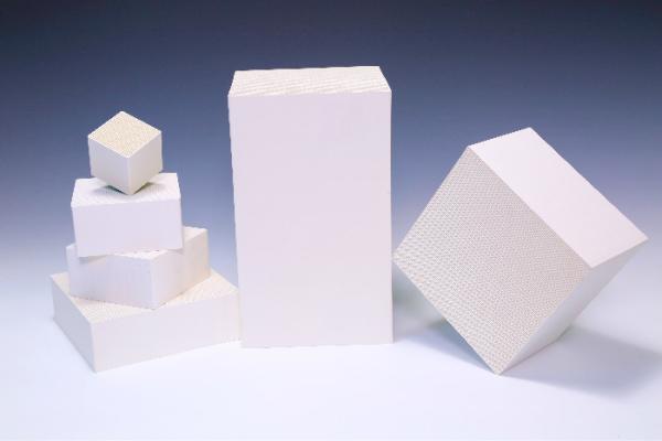 Gas Honeycomb Ceramic Substrate With 3 Way Catalytic Converter