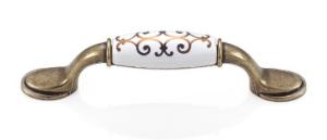 China Customized Size Door And Cabinet Handles For Wardrobe Easy Installation factory