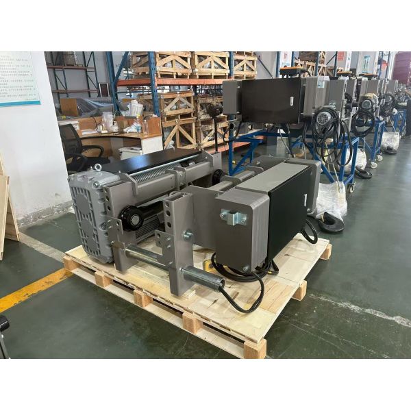 China European Style Single Girder Wire Rope Hoist with 220-460V Power for Smooth Operation and Rapid Stopping factory