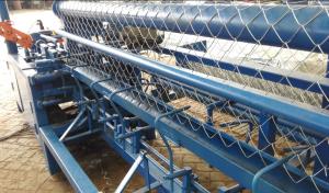 China Safe Fully Automatic Chain Link Fence Machine For 25 * 25 - 100 * 100 mm Mesh Size factory