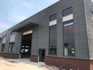 China Contemporary Steel Building with Rockwool Insulation and Roof / Wall Sandwich Panels factory