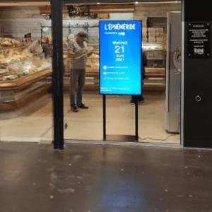 China 43 Inch Double Sided LCD Screen Module Advertising Floor Dual Sided Window Kiosk factory