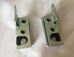 China Spring Drive Outward Opening Lockable Draw Latch Black 63.5*28.6*28.4 factory