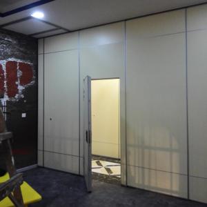 China 6000 MM Height Partition Wall Hotel Sound Proof Partitions Fully Operable factory