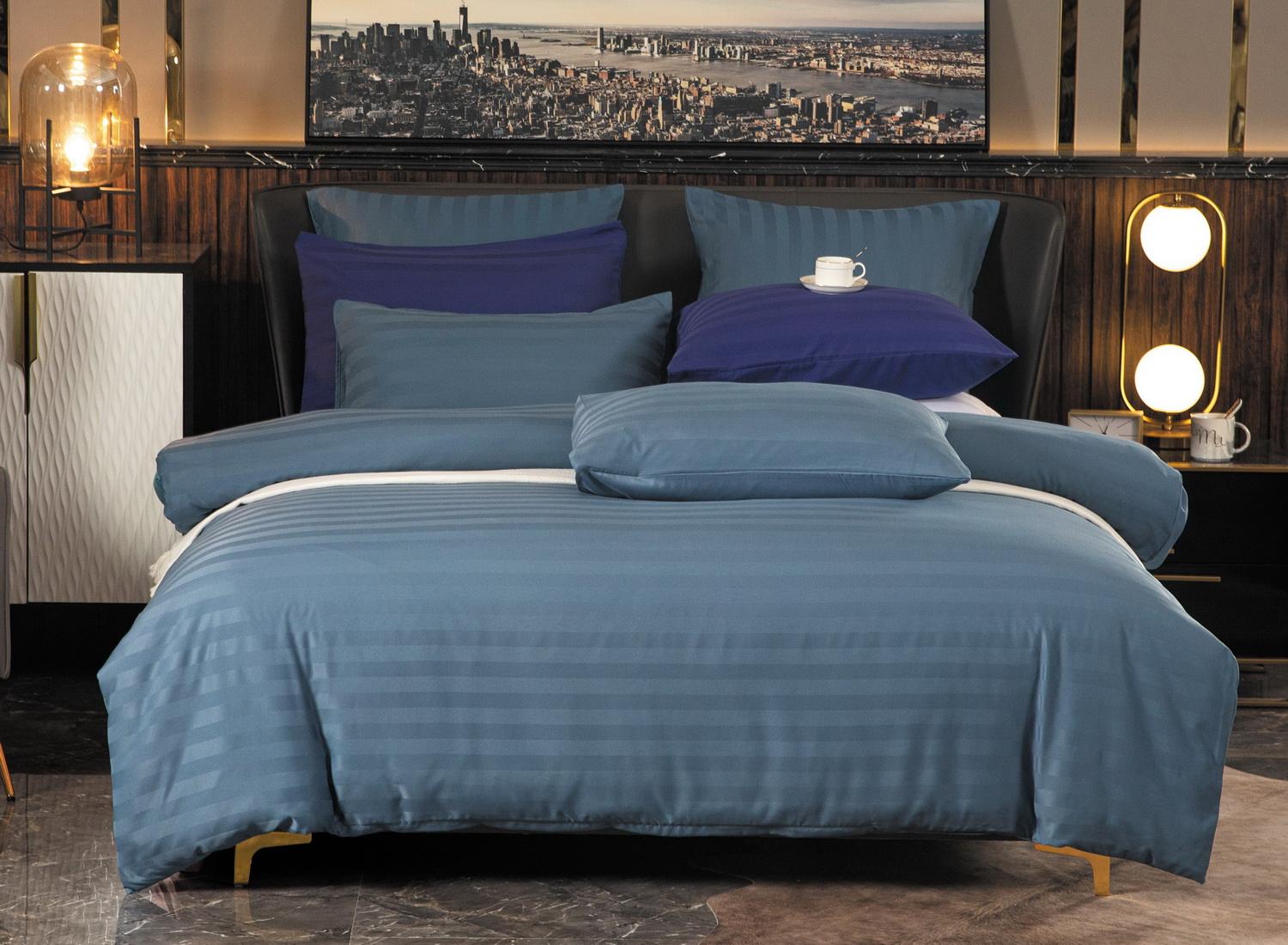 Multifunctional 100% Polyester Satin Stripe Pattern Bedding Set for Home or Hotel