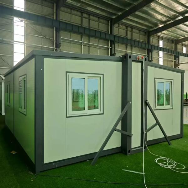China Customizable Prefab Folding House 700mm with Steel Structure & EPS Panels factory