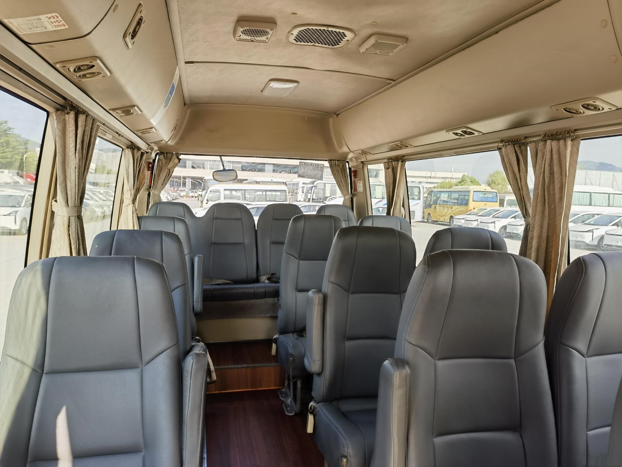 Toyota Used Japan Used Coaster Bus Manual Gear 2010 Year Luxurious With 20 Seats