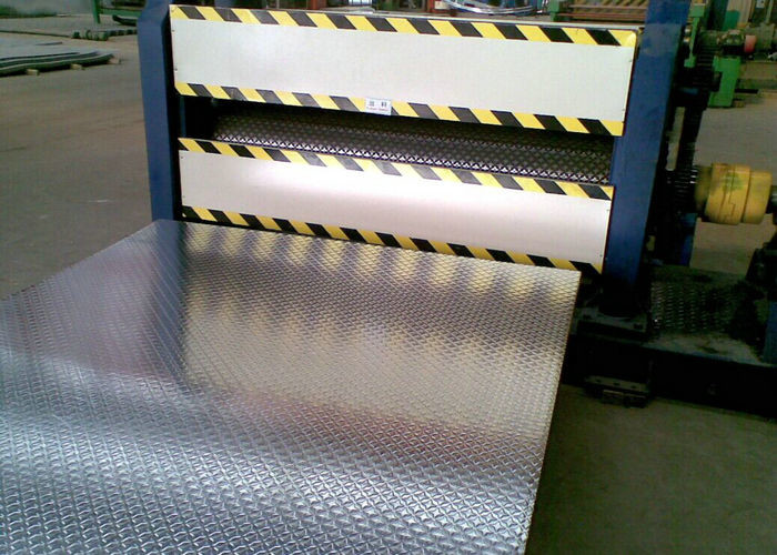 1250mm Accessory Equipment Galvanized Color Steel Sheet Flower Dots Embossing Machine
