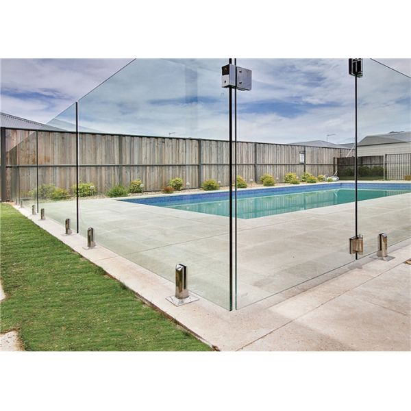 China Durable Stainless Steel Glass Railing Hardware With Frameless Glass Spigot factory