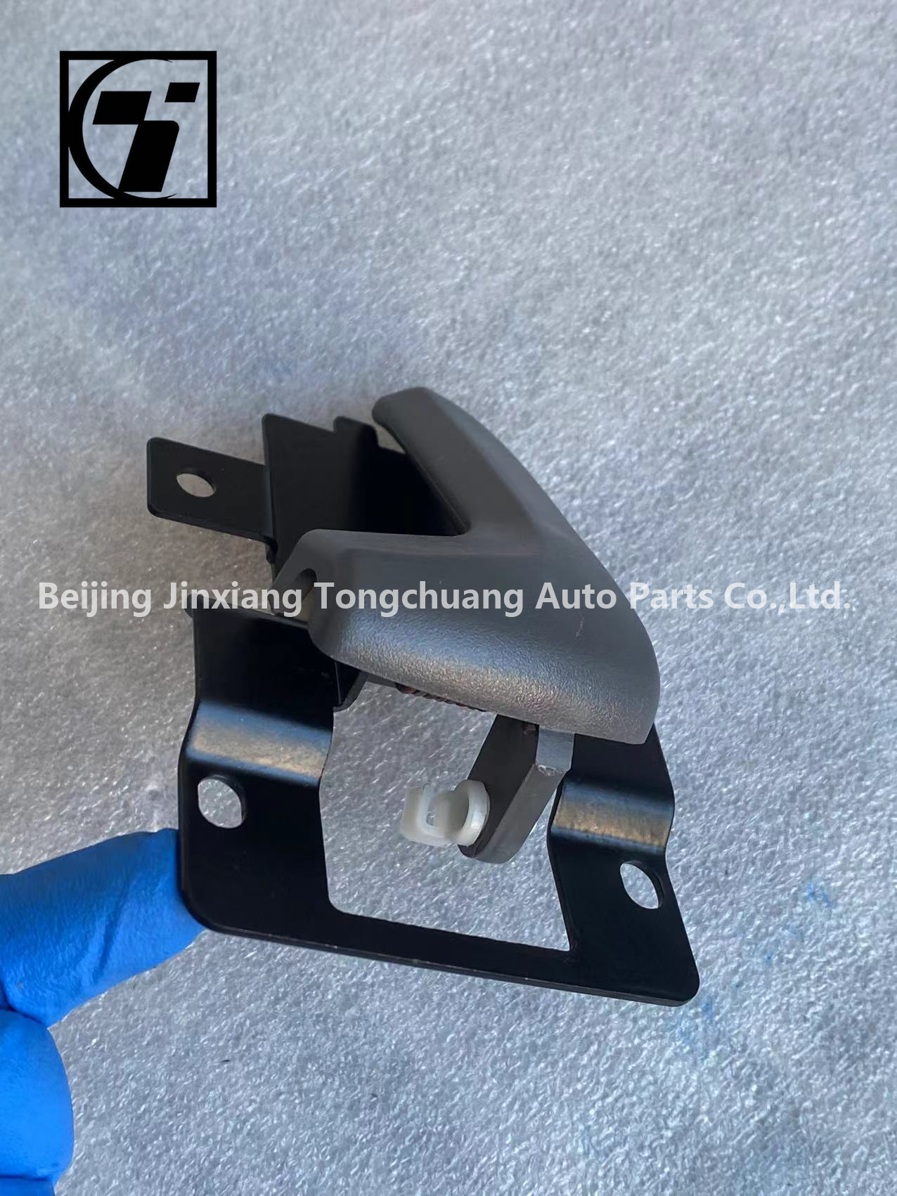 Truck Door Handle Model 610516130 610526130 OEM Standard Size for Replace/Repair Needs