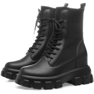 China Breathable Chunky Rubber Soles Ladies Flat Boots moccasin style Lace Up factory