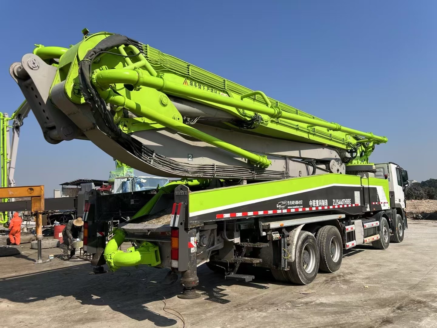 2019 Zoomlion 56m Boom Pump Truck Installed with Mercedes Chassis (Limited Stock)