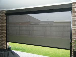 China Outdoor Windproof Sun Shading Zip Track Blinds For Restaurant Balcony factory