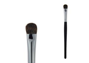 China Wood Handle Squirrel Tail Hair Makeup Eyeshadow Blending Brush Used With Eye Shadow factory