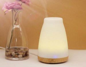 China 100ml Auto Shut-off Ultrasonic Oil Diffuser Cool Mist Aroma Humidifier With Color LED Lights factory