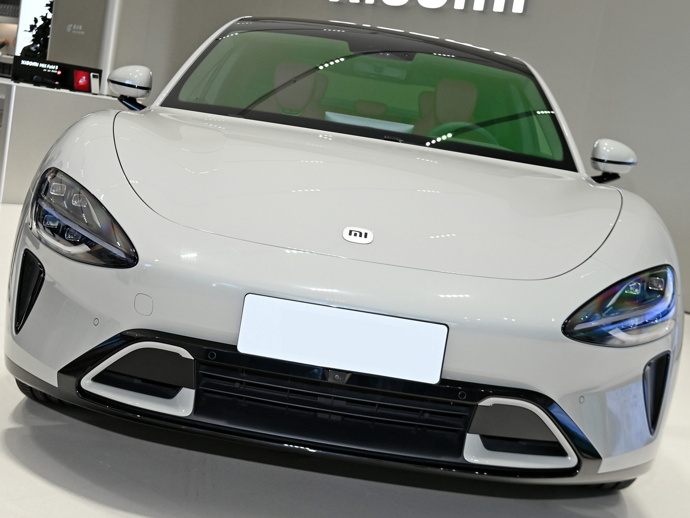Xiao-mi Su7 Pro Max AWD 4-Door 5-Seater Electric Vehicle 2024 Presale with Pure EV Technology and Battery Energy Type