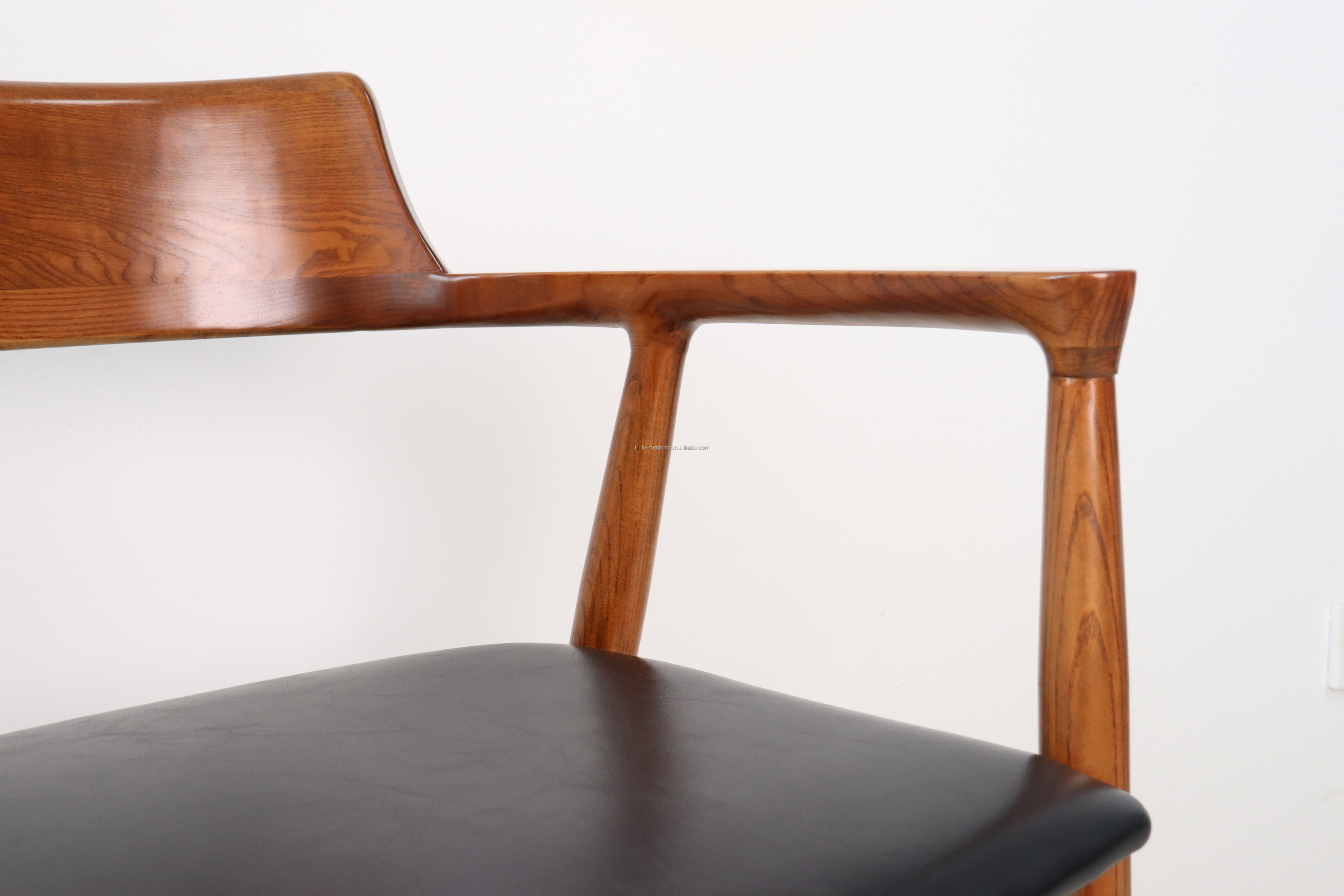 Restaurant Hotel Furniture Solid Wood Dining Chair with Upholstered Seat and Nordic Modern Style