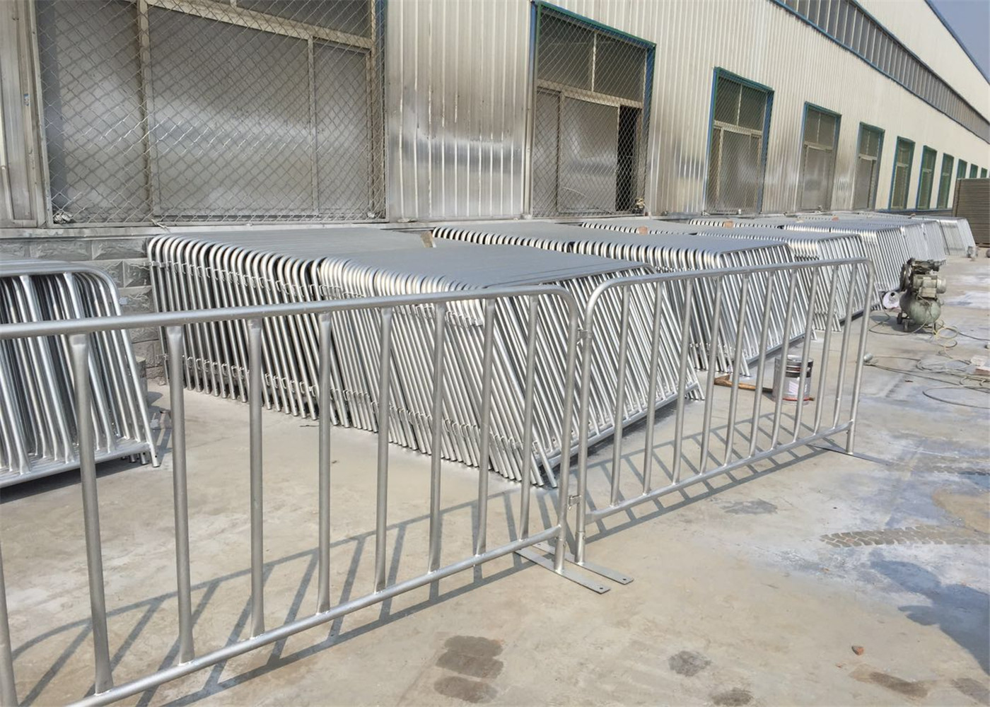38mm tubes crowd control barriers 1200mm height x 2300mm width AS/NZS 1576