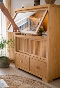 China 980mm High Hotel Wooden Storage Lockers Nordic Vintage Ash Wood With Glass Door factory