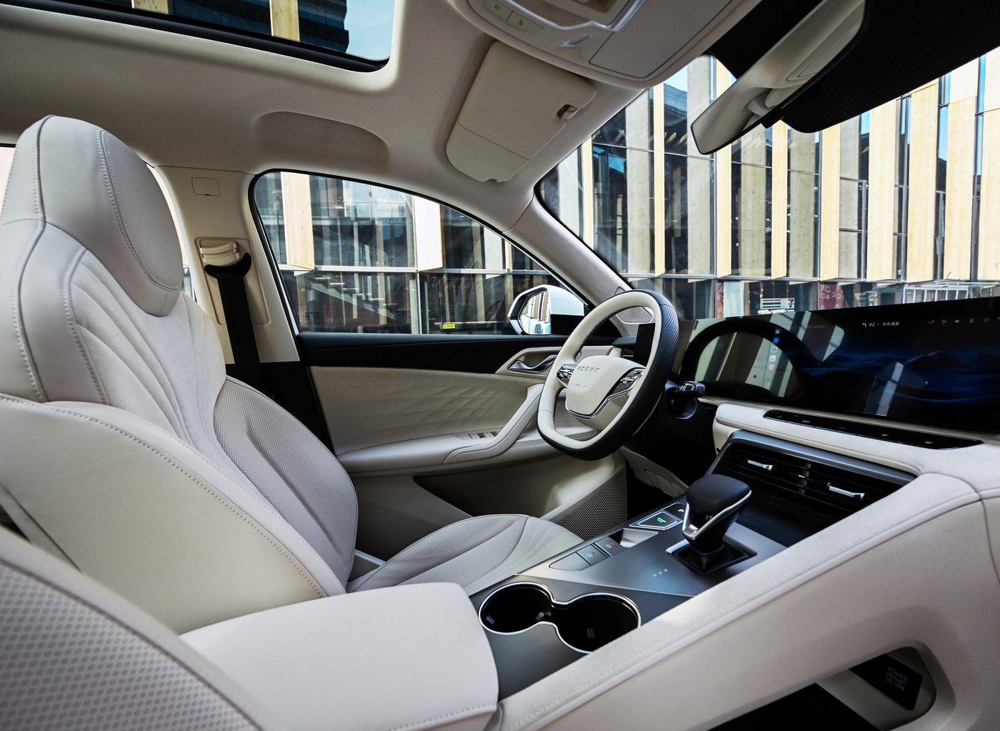 Roewe D5X 2024 135 Technology Edition Popular Plug-In Hybrid Compact SUV with 350 NM Torque and Front Wheel Drive