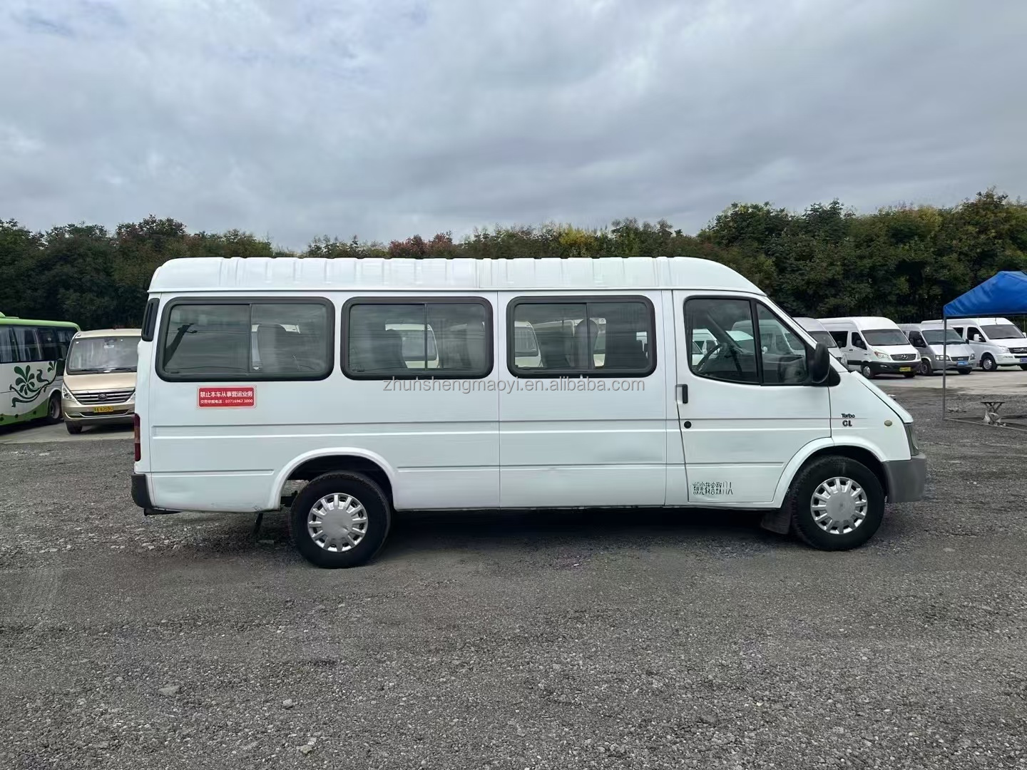 3 Emission Standards 17-Seat Tourist Bus with Diesel Fuel and Manual Transmission