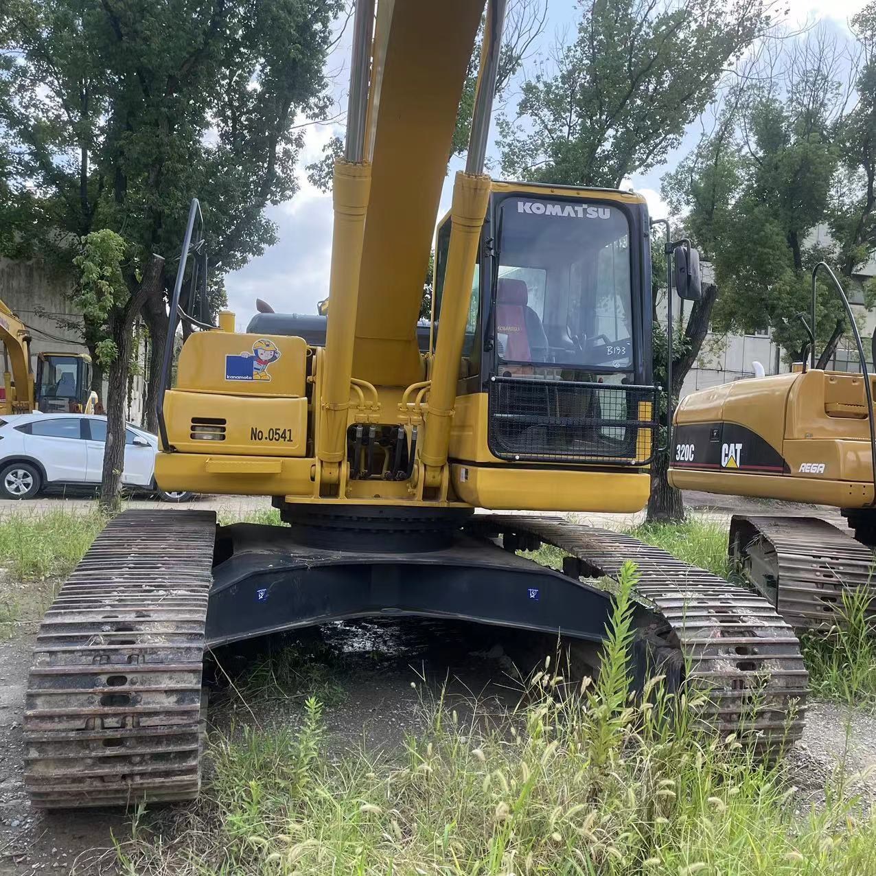 Second Hand Komatsu PC240 Excavator with 1.2M³ Bucket Capacity in Excellent Condition